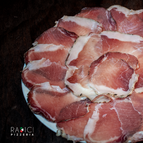 Tá calor? Então vamos de frios! 6 Lonza e um petisco diferenciado do Radicci Pizzeria