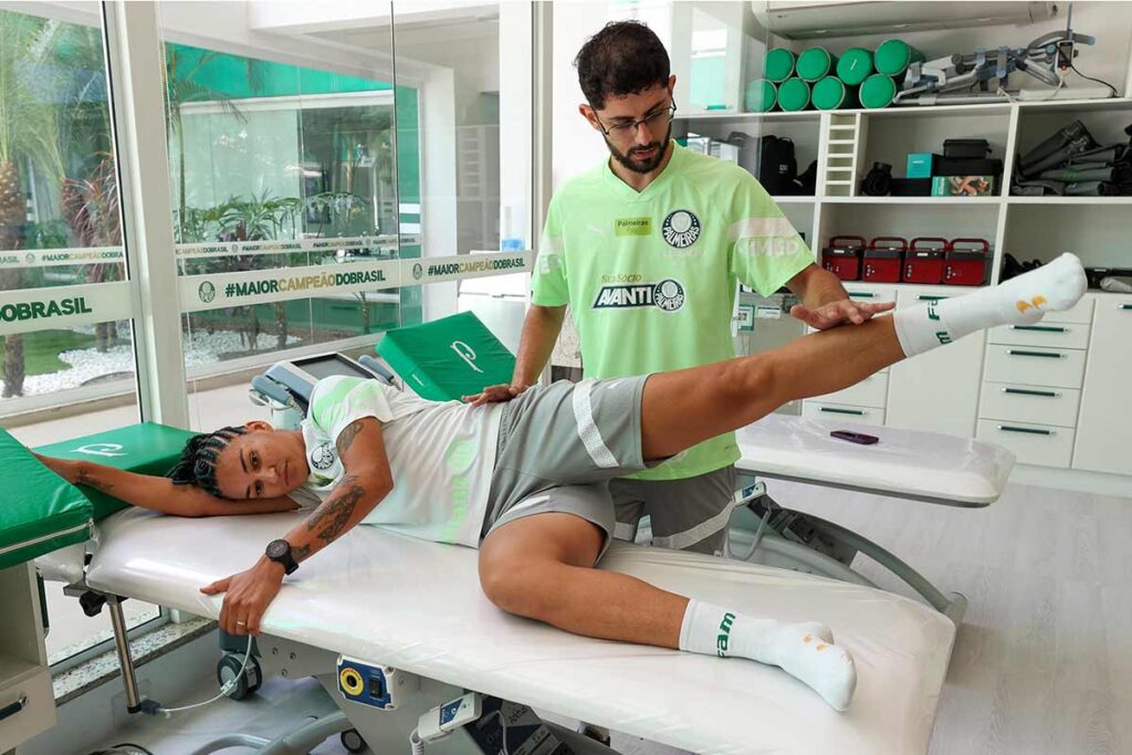 'Realização de um sonho': fisioterapeuta juiz-forano inicia trabalho no Palmeiras 2 Fisioterapeuta Palmeiras
