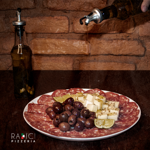 Tá calor? Então vamos de frios! 5 Radicci Pizzeria