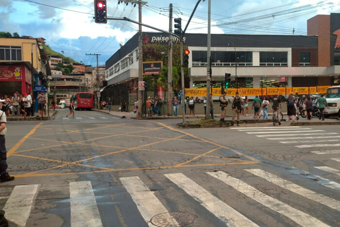 Motociclista morre após bater em traseira de ônibus na Zona Norte 1 acidentelksmu