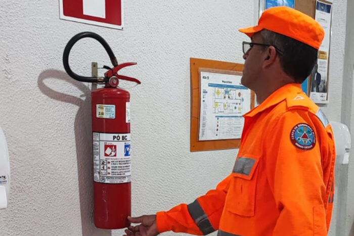 Bombeiros realizam operação para certificar exigências de segurança contra incêndio e pânico 1 Bombeiros realizam operação para certificar exigências de segurança contra incêndio e pânico