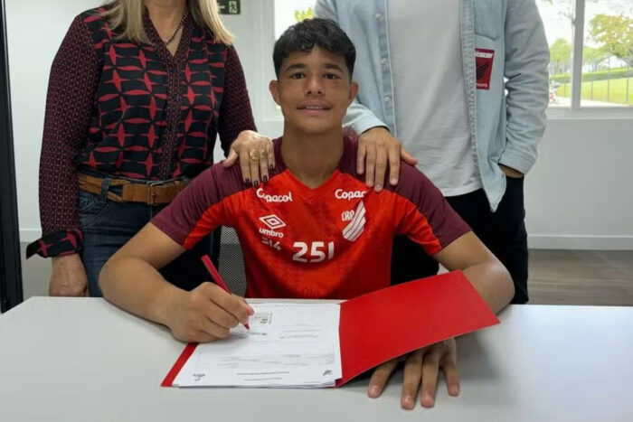 Filho de Eliza Samudio fala pela primeira vez sobre goleiro Bruno: 'Tenho pena' 1 bruninho, filho do goleiro Bruno