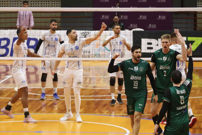 JF Vôlei mira parar oposto adversário para ir às semis da Superliga B 1 jf volei brasilia by couri editada