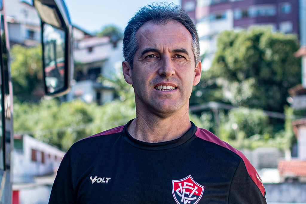 Treinador Léo Condé irá receber título de cidadão honorário de Juiz de Fora 1 Vitória anuncia demissão de Léo Condé