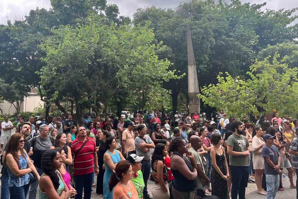 Servidores públicos rejeitam contraproposta da PJF e mantêm paralisação 1 manifestacao greve servidores pamela costa