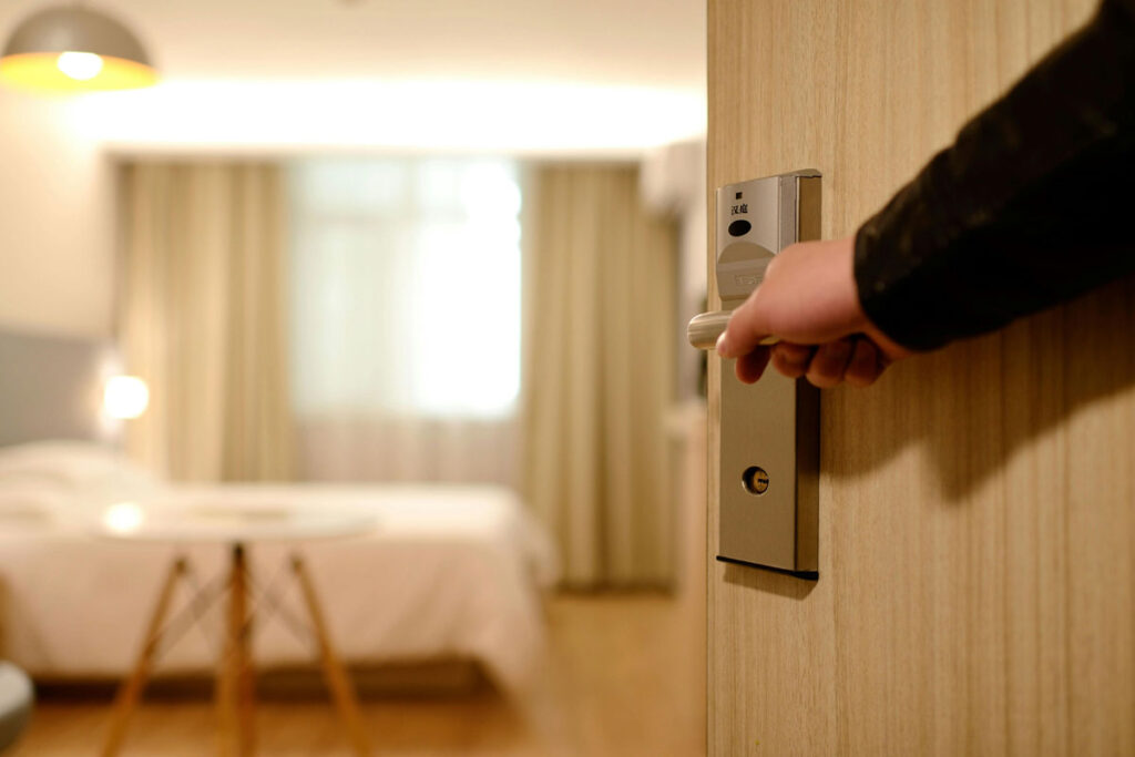 Flexibilidade na hospedagem: entenda o que são o 'early check-in' e o 'late check-out' 1 pexels hospedagem