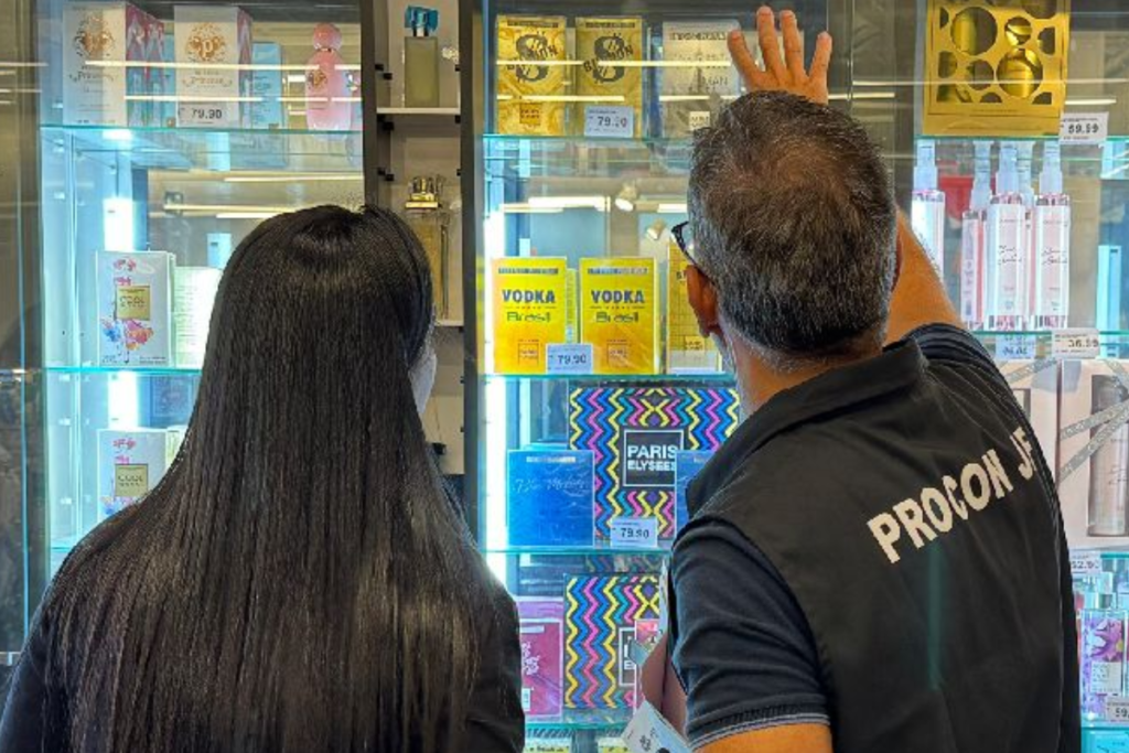 Três lojas de cosméticos são notificadas por falta de preço nos produtos 1 lojas de cosméticos - procon-jf
