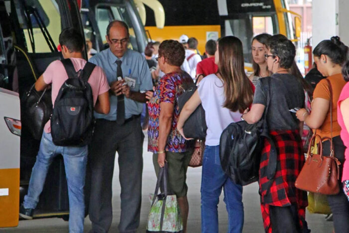 Movimento na rodoviária deve crescer apenas 10% no feriado 1 Movimentação na Rodoviária de JF será apenas 10% maior no feriado