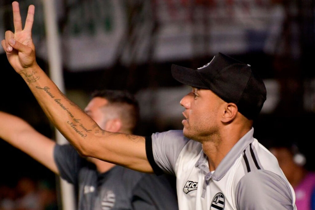 Athletic anuncia volta de treinador para o lugar de Rodrigo Santana 1 roger silva by reproducao instagram editada