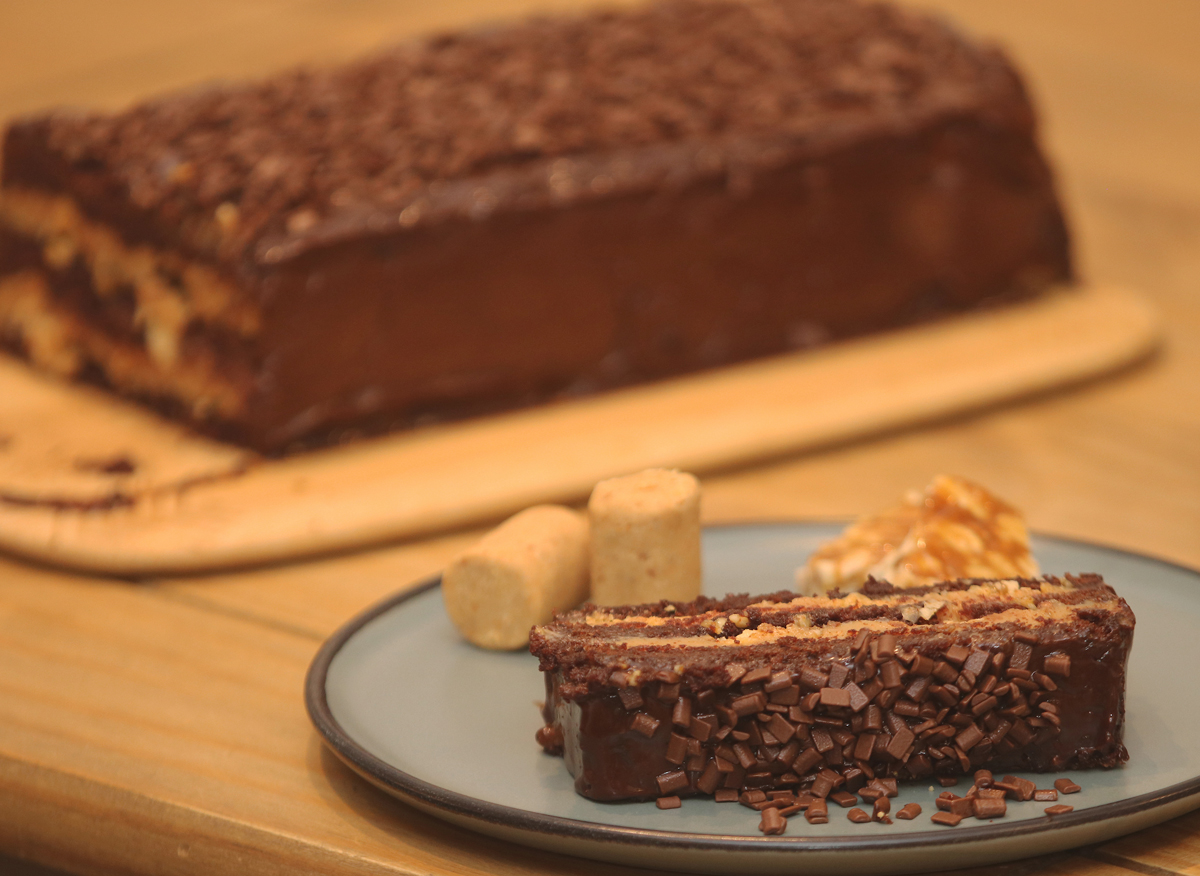Aprenda a fazer bolo de chocolate com paçoca, pé de moleque e doce de leite 1 bolo butiquim