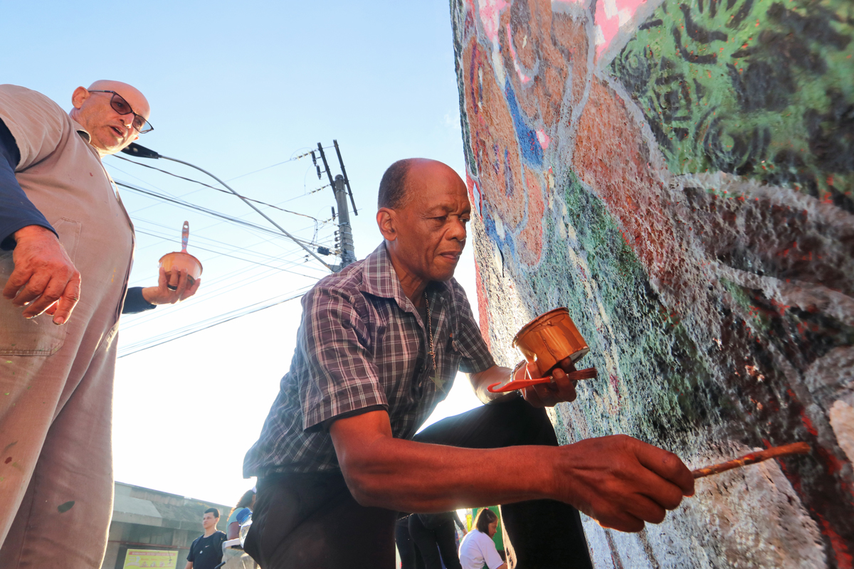 Muro próximo à Praça da Estação recebe intervenção de artistas e da população 2 muro juiz de fora