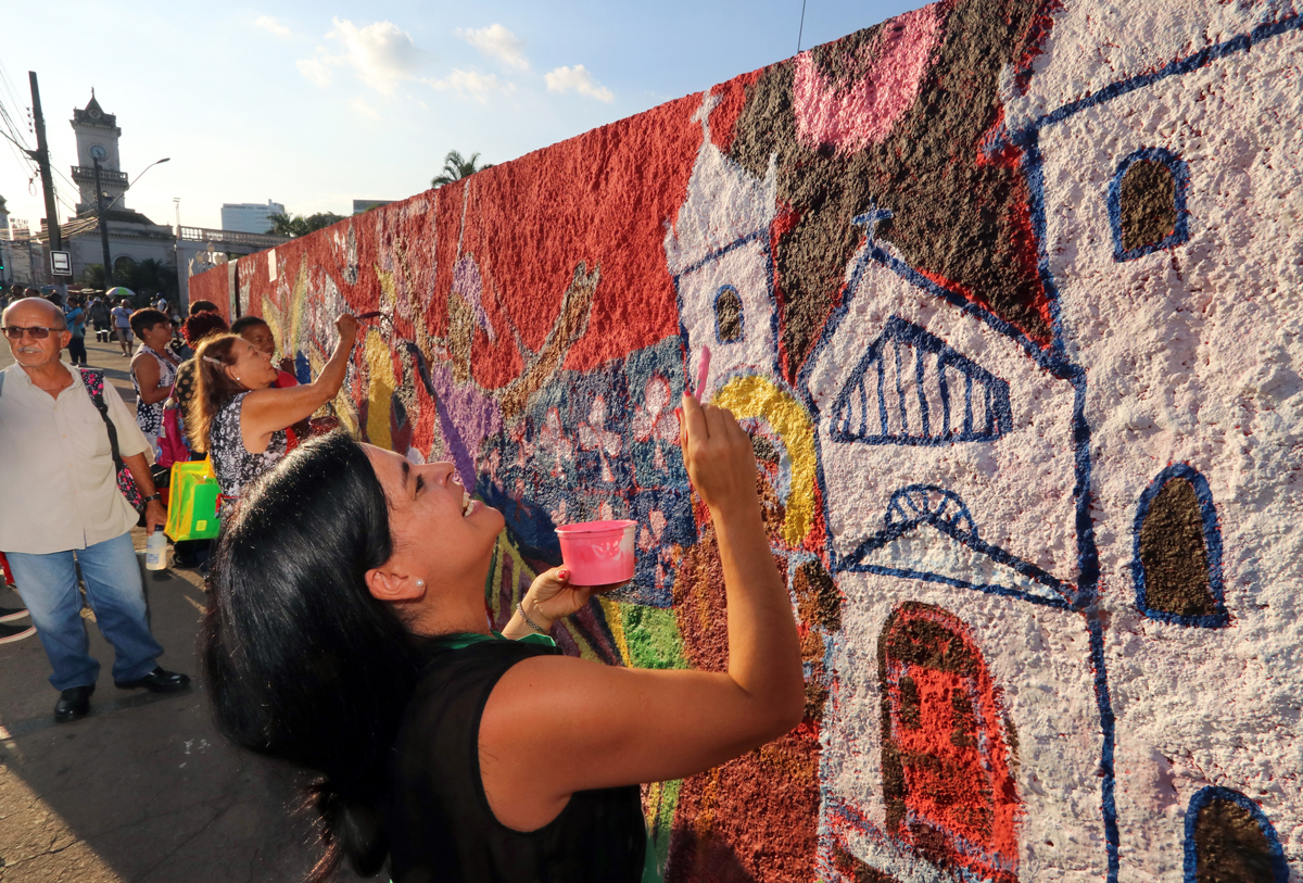 Muro próximo à Praça da Estação recebe intervenção de artistas e da população 1 muro juiz de fora