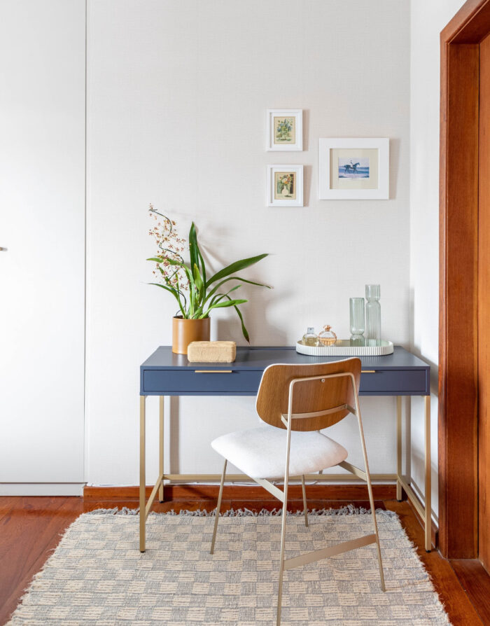 Um quarto para chamar de seu 1 Cadeira Diana, com espuma D 28 e estrutura em aço carbono, tem o design de Lucas Azevedo para Corbelli