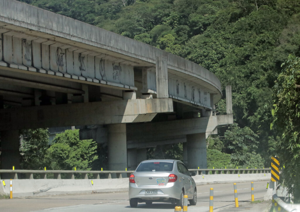 Obras inacabadas na BR-040 vão se deteriorando e Justiça reconhece 'serviços precários' 1 Obras inacabadas na BR-040 vão se deteriorando e justiça reconhece “serviços precários”
