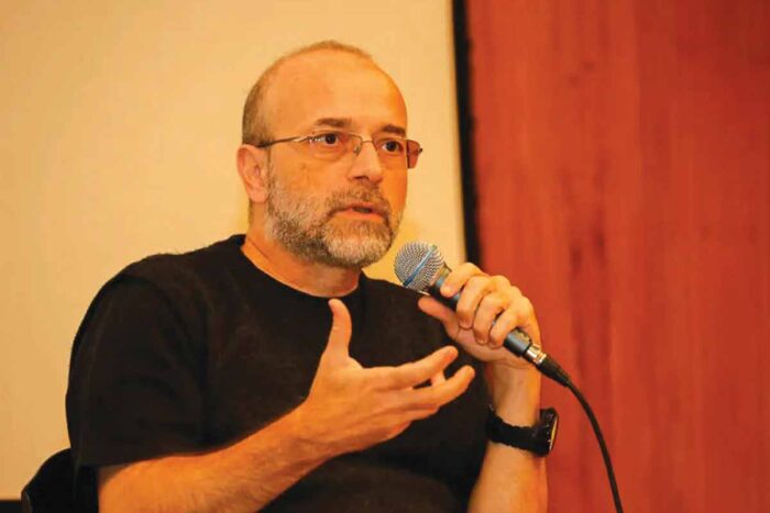 Professor da USP detalha novas abordagens ao golpe de 64 1 MARCOS NAPOLITANO Cecilia Bastos USP Imagem