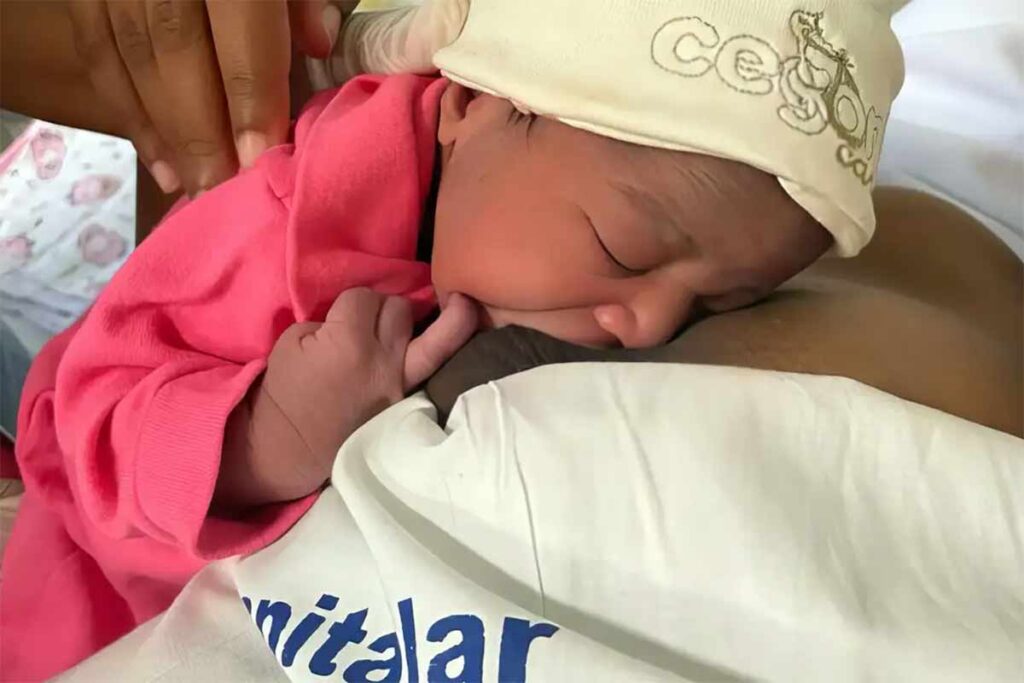 Anvisa autoriza registro de vacina para prevenção de bronquiolite em bebês 1 amamentacao bebe mae arquivo pessoal reproducao agencia brasil