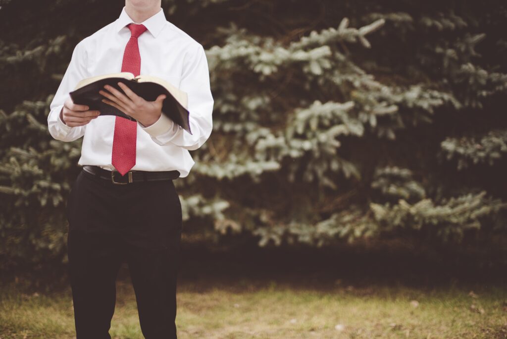 Justiça não reconhece vínculo empregatício entre igreja e pastor 1 Pastor, vereador André Mariano propõe estacionamento gratuito para líderes religiosos