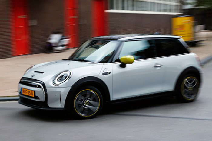 Mini: Cooper e Countryman em promoção até o fim de abril 1 mini cooper by divulgacao editada