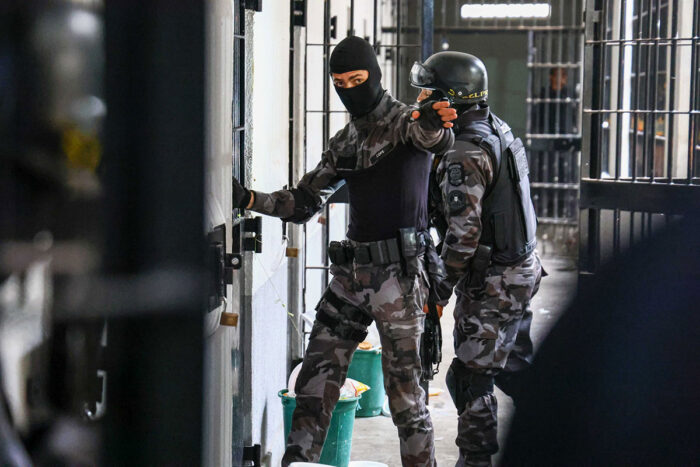 Operação contra crime organizado ocorre dentro de penitenciária de Muriaé 1 operacao prisao muriae by divulgacao sejusp editada
