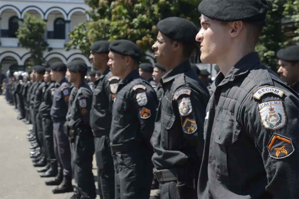 Nove foragidos são presos prestando concurso para a Polícia Militar do RJ 1 policia militar rio de janeiro tania rego agencia brasil