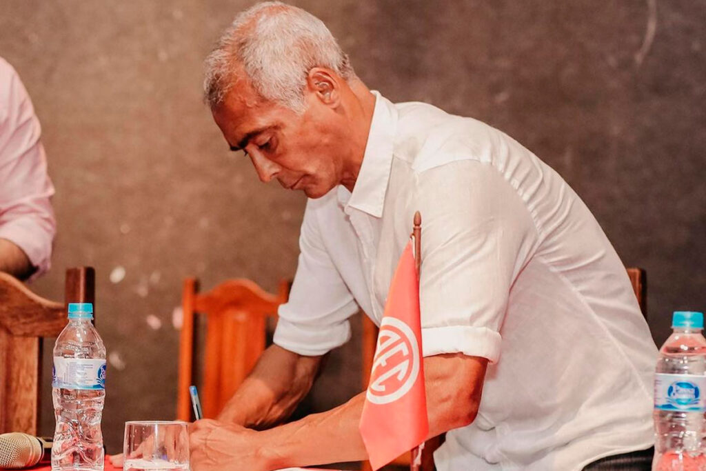 Romário assina contrato com o América-RJ e pode voltar a jogar aos 58 anos 1 romario americarj by reproducao instagram editada