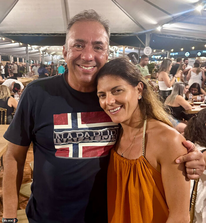 Coluna Cesar Romero - 15/05/2024 2 Elton Menezes e Labibe Simao no BBQ Festival 140524 enviada pelo CR IMG 0120