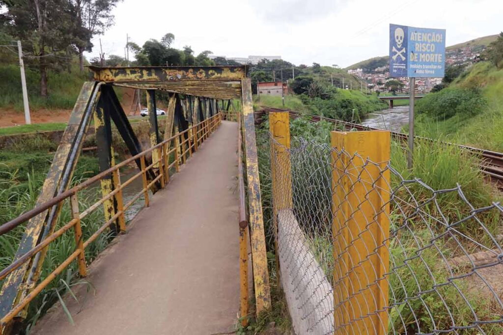 Polícia trabalha com duas hipóteses sobre desaparecimento de mulher na linha do trem 3 PONTE LINHA DO TREM CAPA FELIPE COURI