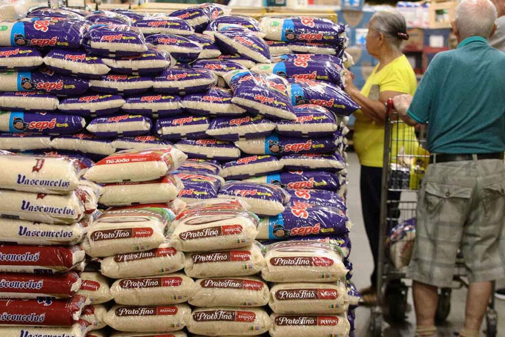Supermercados podem limitar a venda de arroz aos clientes? Entenda 1 alimentos arroz precos felipe couri