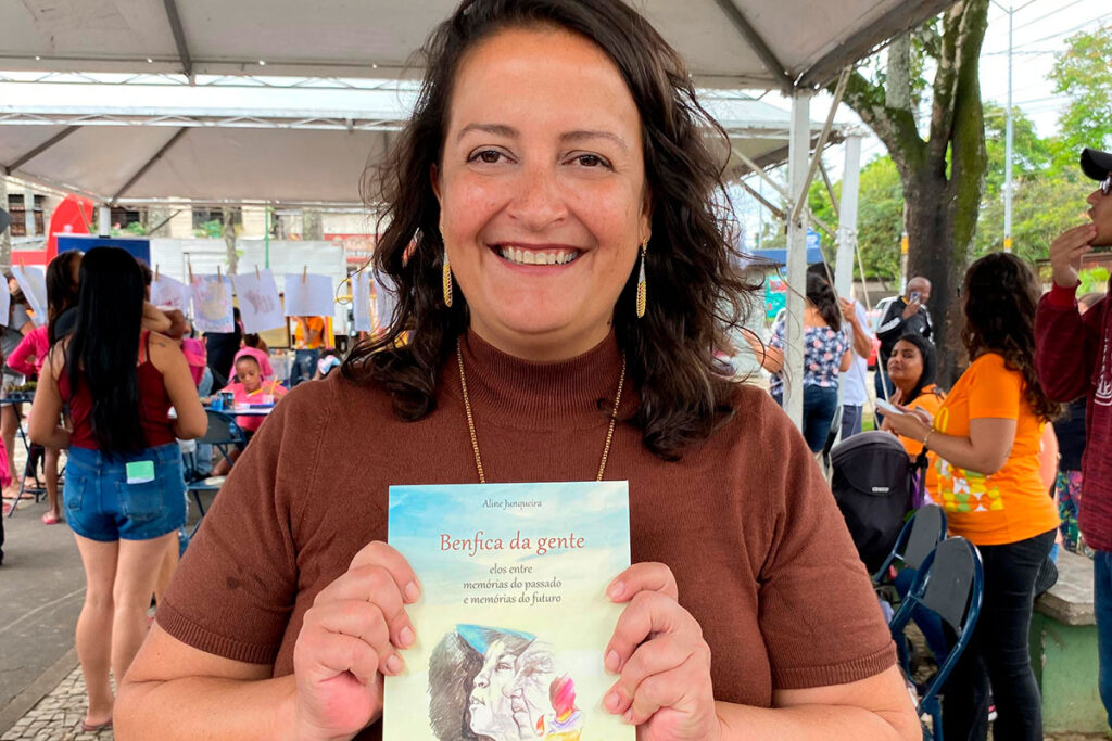 Livro 'Benfica da gente', de Aline Junqueira, é lançado nesta quinta-feira 3 aline livro2 com fundo 1 horizontal Divulgacao