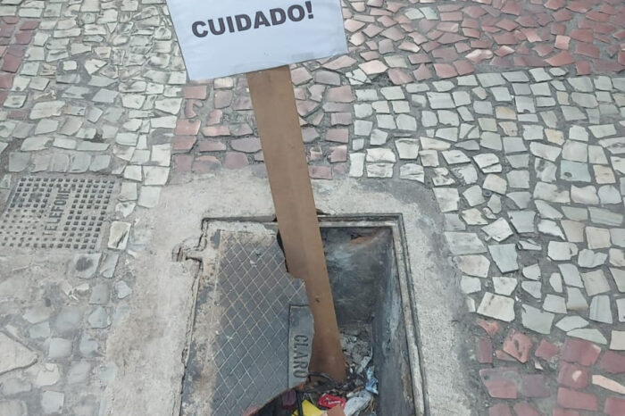 Buraco no Calçadão coloca pedestres em risco 1 buraco vu
