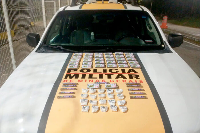 Jovens carregam drogas em malas e vão presos dentro de ônibus 1 drogas apreendidas