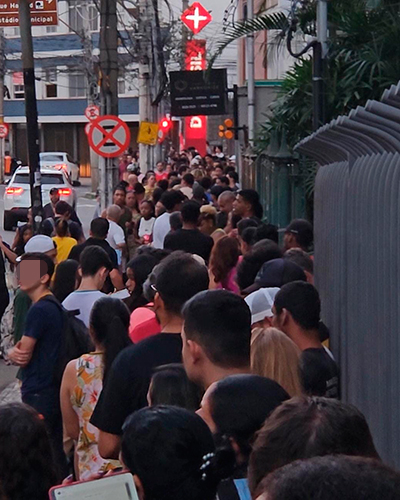 Juiz-foranos esperam até 7 horas para regularizar título de eleitor no último dia do prazo 1 fila cartorio interna by hugo editada
