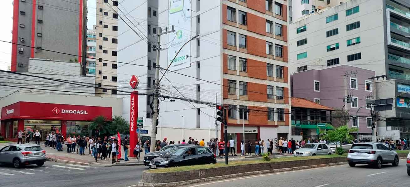 Eleições 2024: prazo para regularizar o título de eleitor termina nesta quarta-feira 1 fila titulo de eleitor tre foto leonardo costa 2