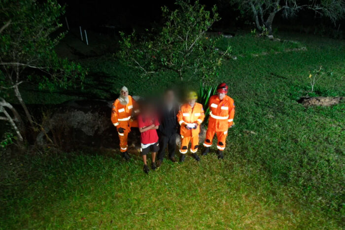 Jovens são resgatados após se perderem em caminhada religiosa 1 jovens perdidos em caminhada com bombeiros