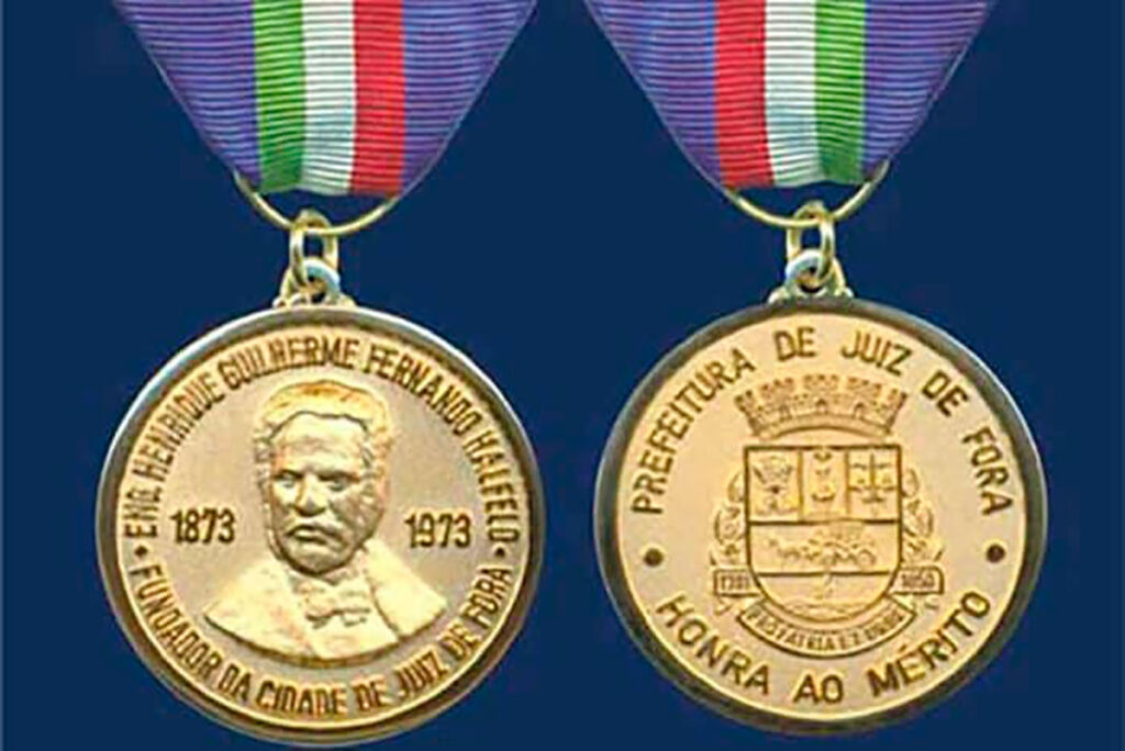 Comenda Henrique Halfeld homenageia pessoas que atuaram em defesa das vítimas das chuvas e na recuperação de JF 1 Condenado por esquema da Lava Jato foi homenageado pela Câmara