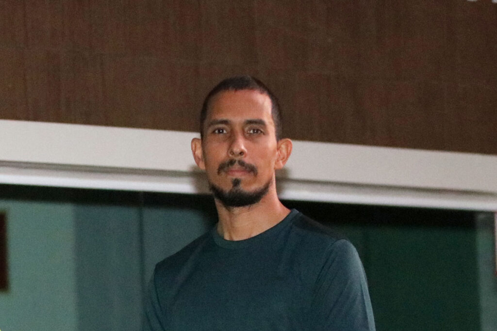 Professor venezuelano refugiado leciona na UFJF: ‘A violência não discrimina’ 2 professor gonzalez felipe couri CAPA