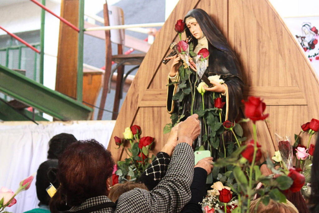 Paróquia Santa Rita de Cássia celebra padroeira nesta sexta 2 Com o tema "Com Santa Rita, a dor vira pão", a Paróquia do Bonfim celebra a padroeira nesta sexta com missas e procissão em Juiz de Fora.