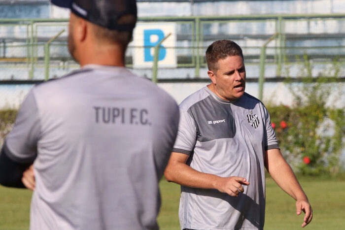 No campo do Sport e sem público, Tupi enfrenta o Valeriodoce pelo Módulo II 1 tupi by couri editada