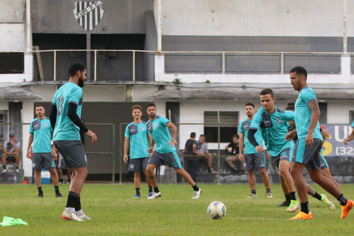 Com grupo embolado, Tupi enfrenta o Nacional de Muriaé no Estádio Municipal 1 tupi treino by couri