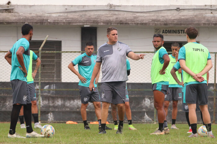 Com grupo embolado, Tupi enfrenta o Nacional de Muriaé no Módulo II 1 tupi treino1 by couri editada