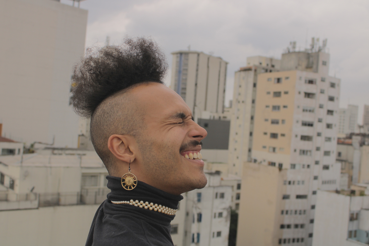 Noah Mancini lança 'Delito delírio deleite', seu terceiro livro 1 delito delírio deleite