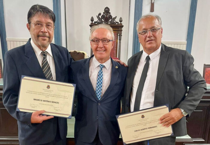 Coluna Cesar Romero - 23 e 24 de junho de 2024 6 Mauricio Menezes Juracy Scheffer e Carlos Alberto Fernandes Homenagens na Camara ELES ACONTECEM 210624 enviada pelo CR