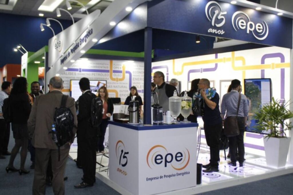 Empresa de Pesquisa e Energia oferece mais de mil vagas com salário de até R$ 13 mil 1 New Project