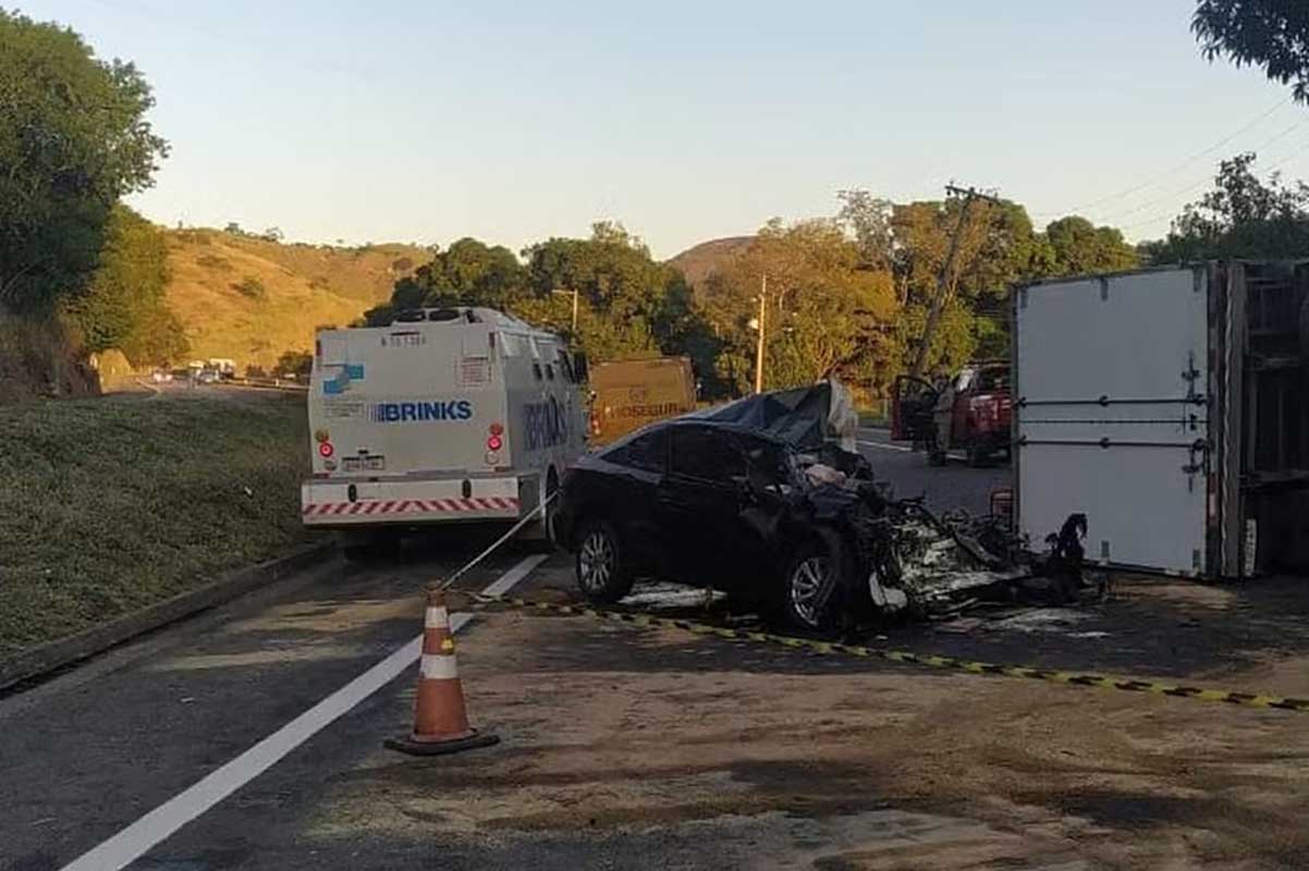 Morre o engenheiro Mauro Quinet em acidente na BR-040; colisão na BR-116 causa outros dois óbitos 2 acidente br 040 tres rios reproducao redes sociais