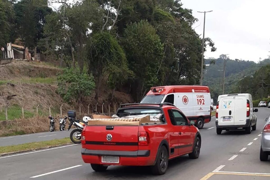 Motociclista fica ferido em acidente com retroescavadeira na Zona Sul 1 acidente no Salvaterra2 Reproducao redes sociais