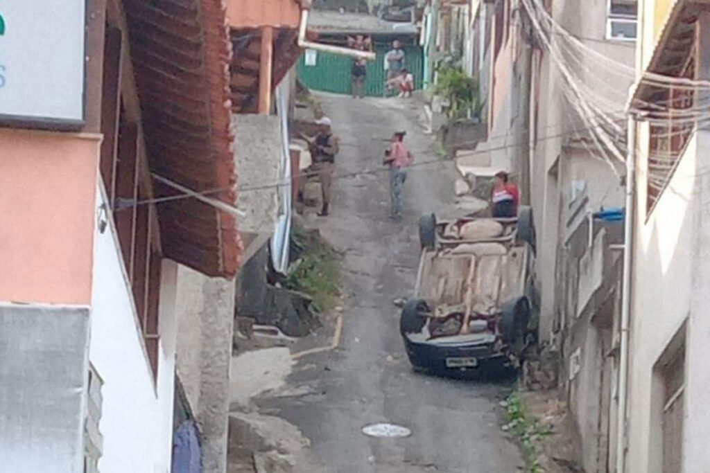 Criança de 2 anos morre em acidente na Zona Sul de Juiz de Fora 1 acidente santa efigenia by redes sociais editada