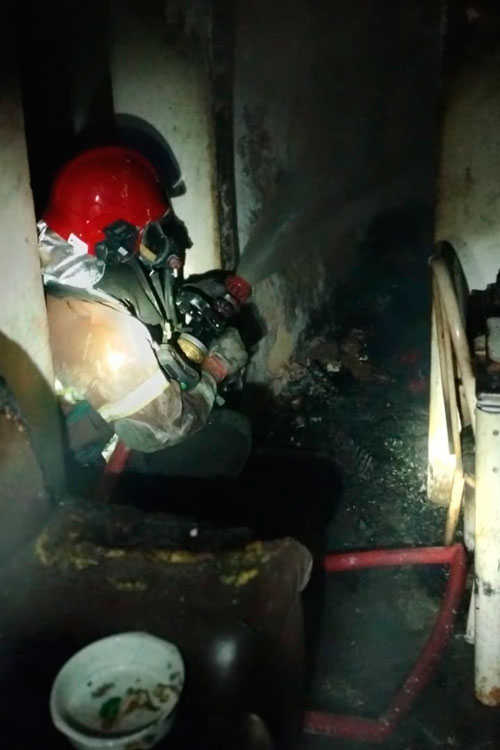 Vela deixa apartamento em chamas; caso é o segundo em menos de um mês 1 vela
