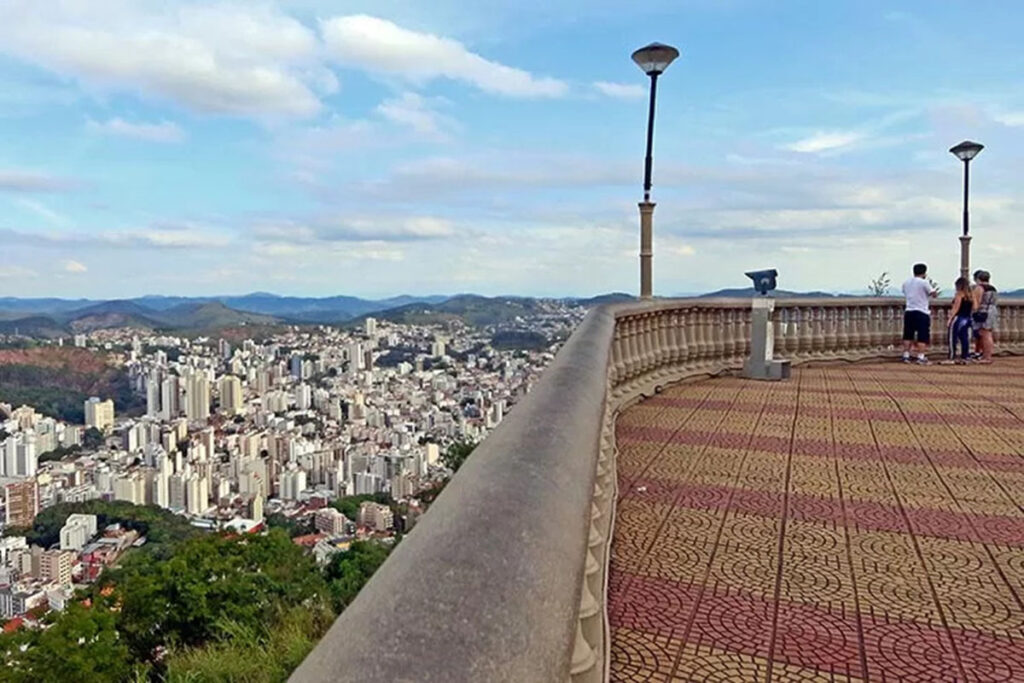 Centro Histórico de Juiz de Fora 1 Morro do Cristo recebe vistoria para avaliação geotécnica