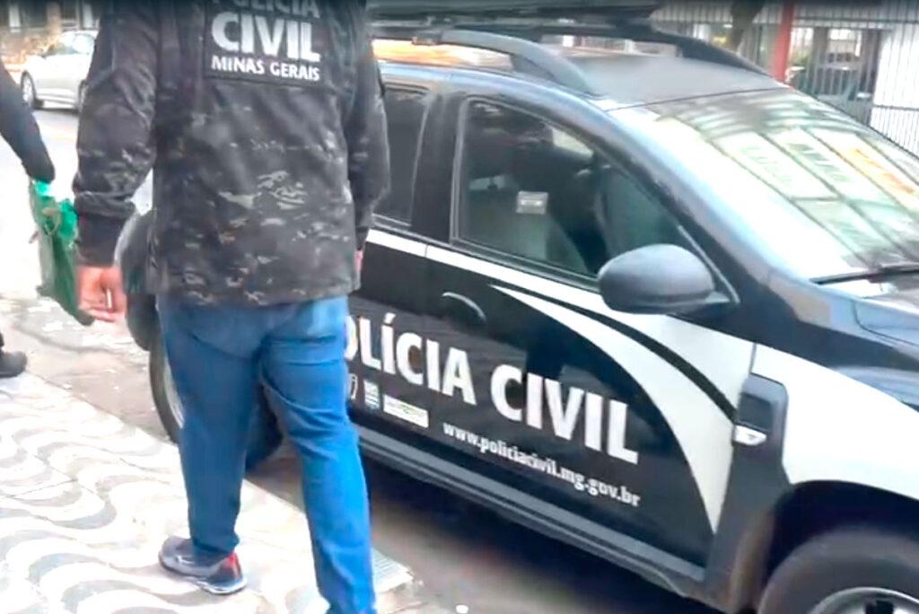 Polícia Civil prende suspeitos pela morte de homem encontrado carbonizado em veículo 1 homem crime polícia