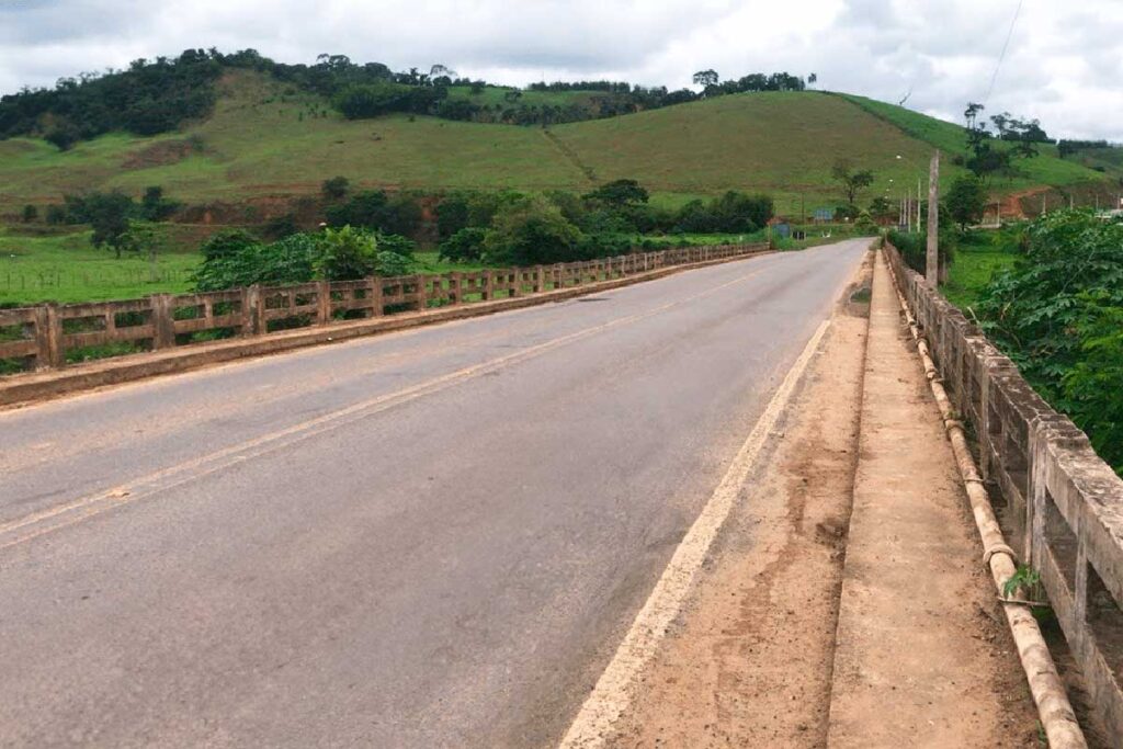 Ponte da MG-133 é liberada para passagem de qualquer tipo de veículo nesta sexta 1 ponte MG 133 Rio Pomba Divulgacao DER